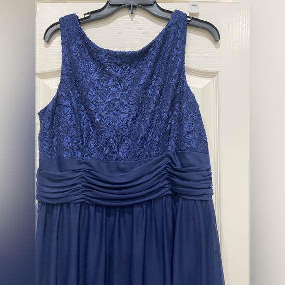 JH NWOT navy sleeveless gown Lace shimmery bodice Lined chiffon skirt Size 16 - Picture 3 of 5